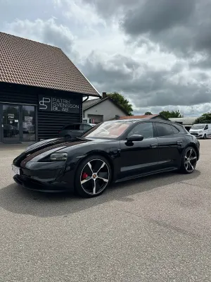 Porsche Taycan 2022